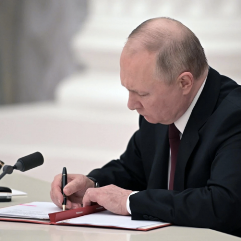 Black list di Putin anche l'Italia tra i paesi ostili